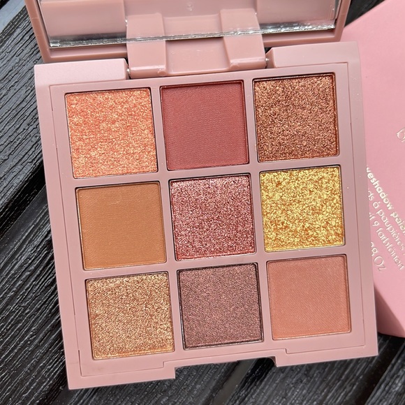 Ciate London - Bronzed Eyeshadow Palette - Picture 6 of 13